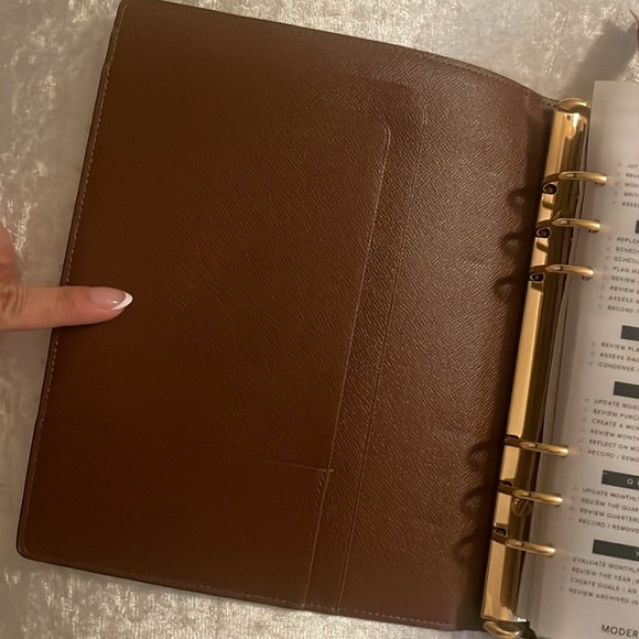 🟫⬜️🟫Louis Vuitton🟫⬜️🟫Large Ring Agenda Monogram - 1 year old, like NEW! - Picture 3 of 10